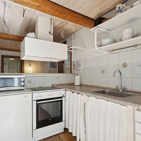 2 Bedroom Pet Friendly In Tranekaer Apartment