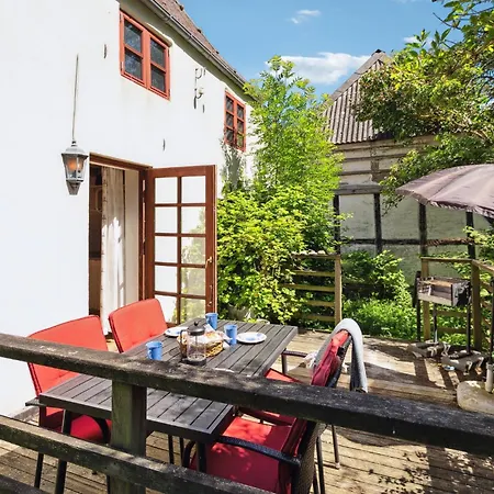 2 Bedroom Pet Friendly In Tranekaer *