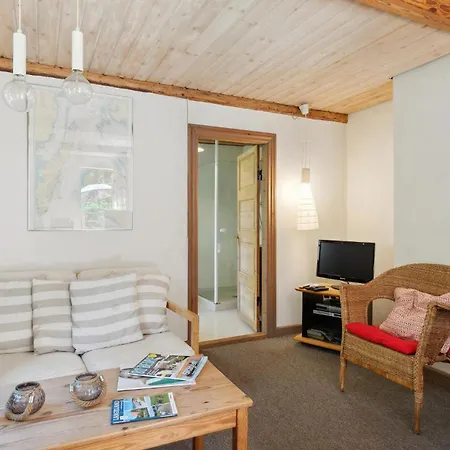 2 Bedroom Pet Friendly In Tranekaer Apartment *